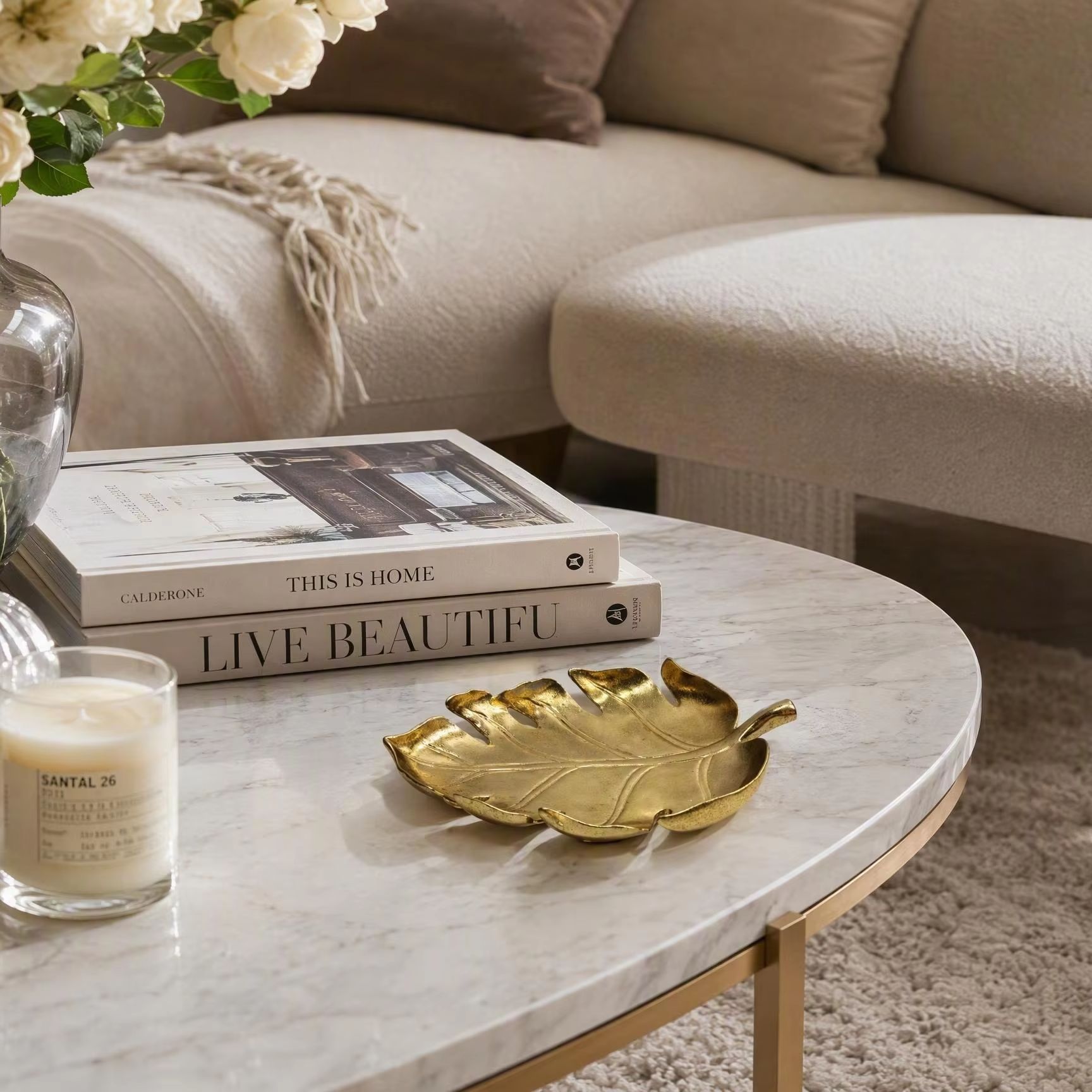 Light Luxury Golden Leaf Stora - đánh giá và giá Quiet Luxury Lifestyle