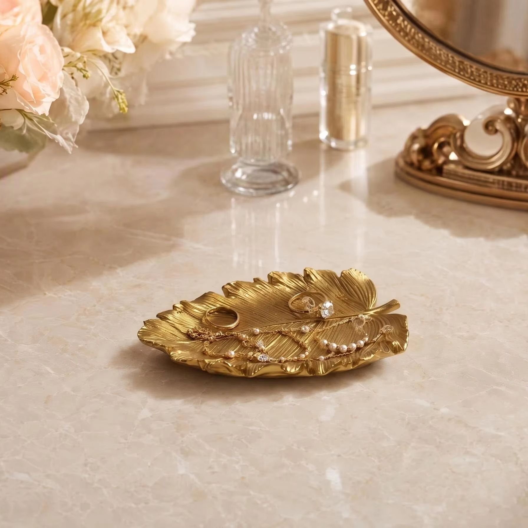 Light Luxury Golden Leaf Stora - đánh giá và giá Quiet Luxury Lifestyle